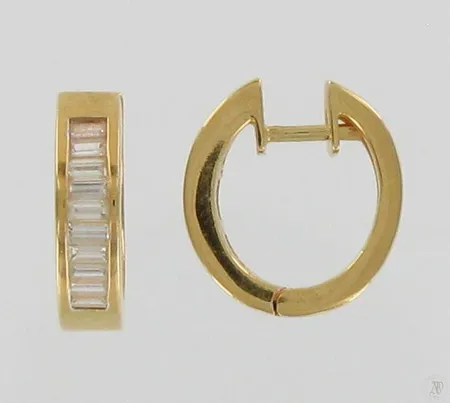 Timanttikorvakorut 20xn.0.05ct (Baguette), korkeus 15mm, 750, paino 7,1g Paino: 7,1 g