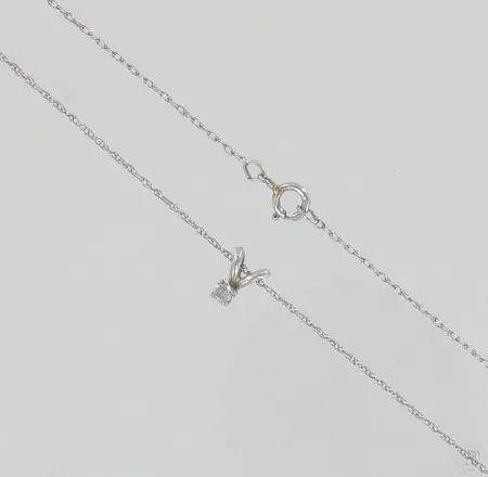 Kaulaketju timanttiriipuksella 1xn.0.05ct, ketjun pituus 45cm, PT 950, paino 1,2g Paino: 1,2 g
