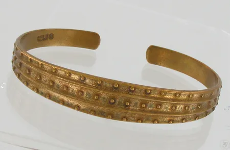 Rannerengas Kalevala Koru, koko muunneltava, pronssia Lähetetään postipakettina.