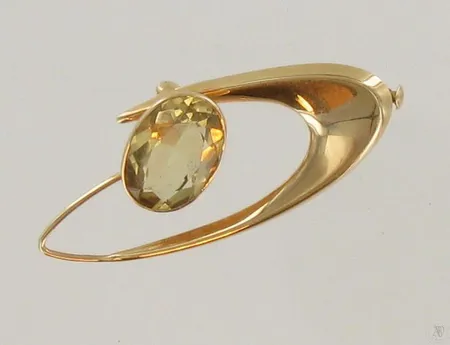 Kivirintaneula, leveys 43mm, 585br, paino 3,4g Paino: 3,4 g