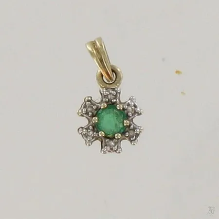 Smaragdiriipus timanteilla 6xn.0.005ct, korkeus 13mm, 585br, 0,7g Paino: 0,7 g