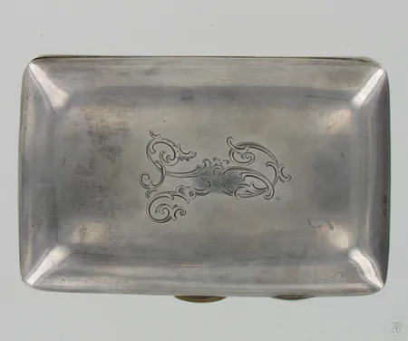 Savukekotelo, Britannia, kaiverrettu, mitat 130x83mm, 925, paino 191,7g Paino: 191,7 g