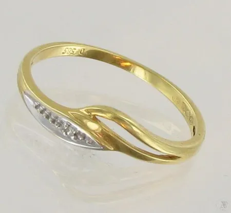 Timanttisormus 1xn.0,005ct, koko 18¼, 585, paino 1,6g Paino: 1,6 g