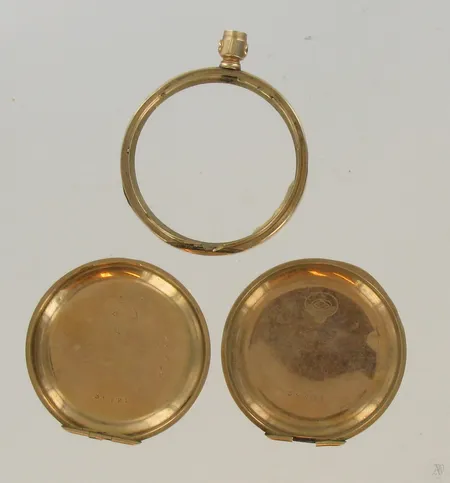 Taskukellon kuoret, 585, paino 22,4g Paino: 22,4 g