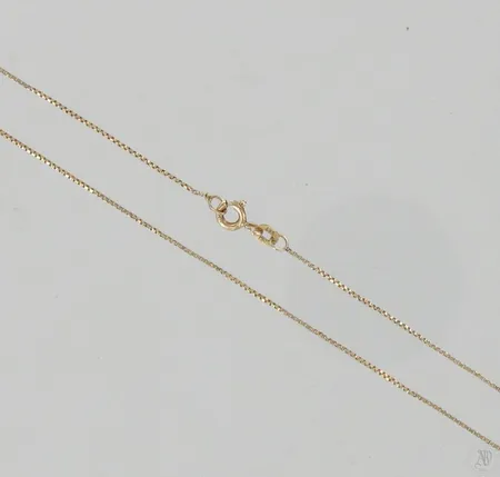 Venetsiakaulaketju, viallinen, pituus 40cm, 585, paino 1,5g Paino: 1,5 g