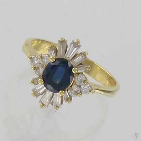Sinisafiirisormus timanteilla 10n.x0.01ct-0.07ct 6n.x0.03ct, koko 17½, 750br, paino 3,9g Paino: 3,9 g
