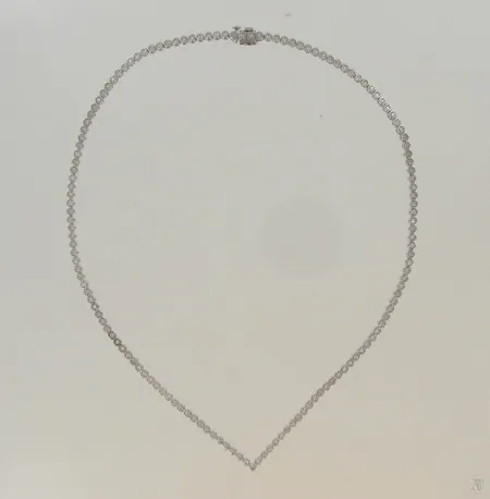 Timanttikaulakoru 143x0.01-0.02ct, 750 valkokulta, paino 16,1g Paino: 16,1 g