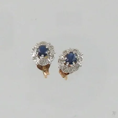 Sinisafiirikorvakorut timanteilla 12xn.0.005ct, korkeus 10mm, 585br, paino 1,8g Paino: 1,8 g