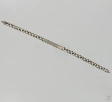 Laattaranneketju, pituus 205mm, kaiverrettu, 925, paino 21,7g Paino: 21,7 g