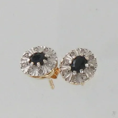 Sinisafiirikorvakorut timanteilla 16xn.0.005ct, korkeus 10mm, 585br, paino 1,8g Paino: 1,8 g