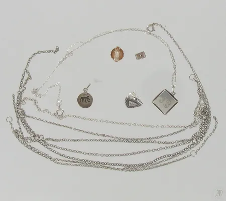 Hopeakoruja, osa viallisia, 925, paino 18,7g Paino: 18,7 g