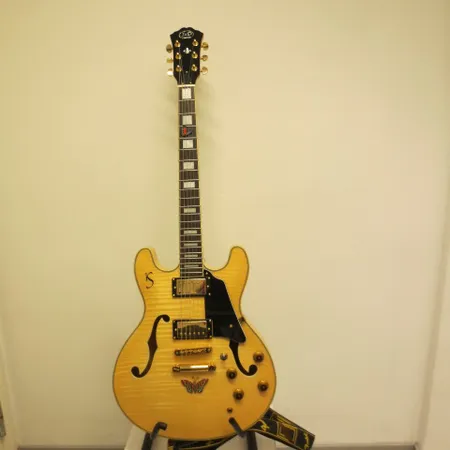 Elektroakustinen kitara Jack och Danny SH 40 TA Transparent Amber, kova laukku. Nouto ainoastaan myymälästä!