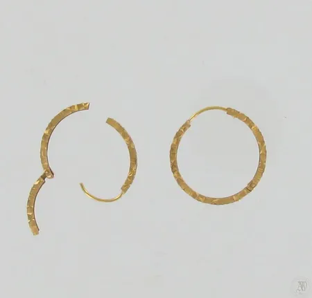 Vialliset korvarenkaat, 585br, paino 4,5g Paino: 4,5 g