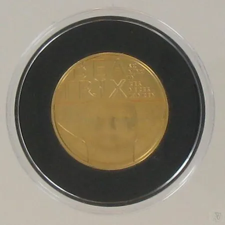 Kultaraha Beatrix Konigin Der Nederlanden vuodelta 2012, nimellisarvo 10 euro, 900, paino 6,7g Paino: 6,7 g