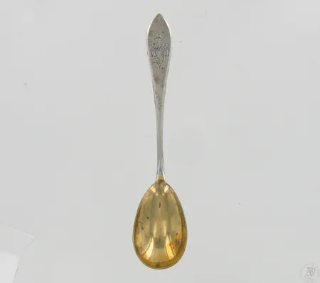 Lusikka, Chippendale, kaiverrettu, pituus 185mm, 813, paino 36,5g Paino: 36,5 g