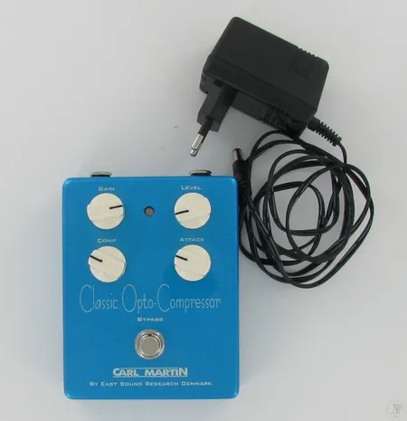 Kitaraefekti Classic Opto Compressor, Carl Martin, verkkolaite.