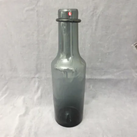 Lasipullo Iittala 2015, koko 95x330 mm, design Tapio Wirkkala, harmaa