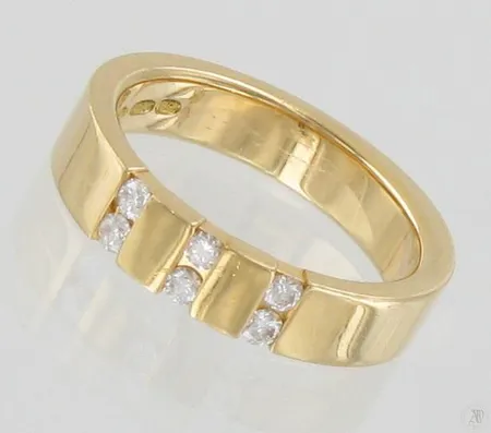 Timanttisormus 6xn.0.03ct, koko 17¼, 750, paino 7,4g Paino: 7,4 g