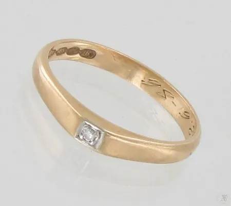 Timanttisormus 1xn.0.02ct, kaiverrettu, koko 17¼, 585, paino 2,2g Paino: 2,2 g