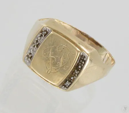 Viallinen timanttikantasormus 5xn.0.005ct, 585, paino 4,8g Paino: 4,8 g