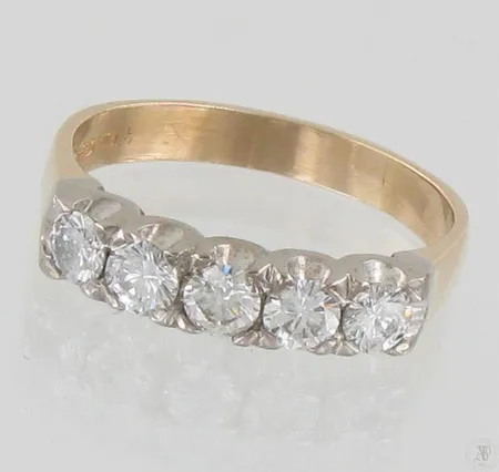 Timanttisormus 5xn.0.20ct, koko 19½, paino 5,7g Paino: 5,7 g