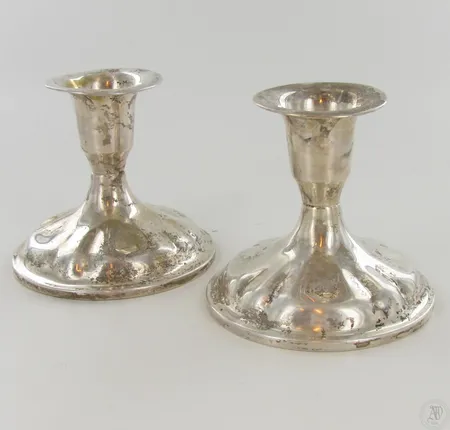 Vialliset kynttilänjalat, 813br, paino 134,6g Paino: 134,6 g