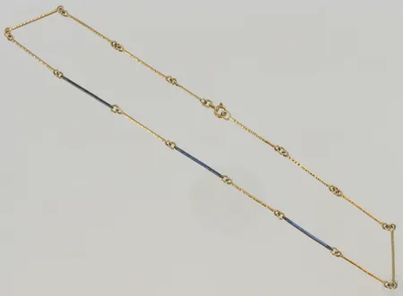 Kaulakoru, Lieksan hopeapaja, vuodelta 1985, pituus 39cm, 585, paino 4,8g Paino: 4,8 g