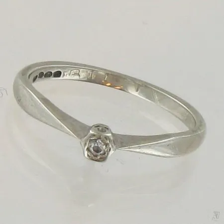 Timanttisormus 1xn.0.005ct, kaiverrettu, 15¾, 750 valkokulta, paino 1,6g Paino: 1,6 g