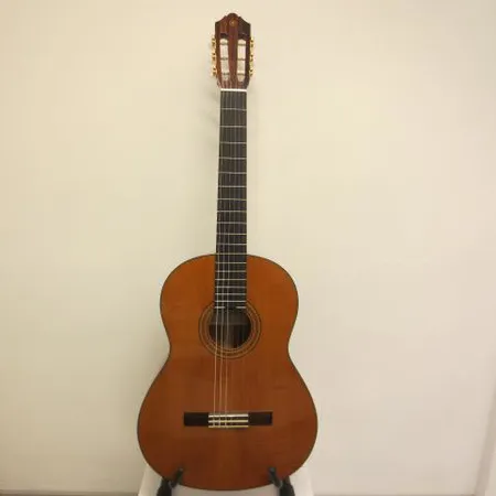 Akustinen kitara Yamaha CG162C, pehmeä laukku. Nouto ainoastaan myymälästä.