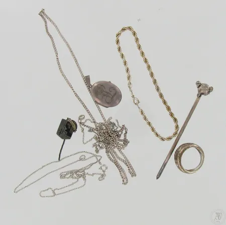 Viallisia koruja, 813-925br, paino 36,2g Paino: 36,2 g
