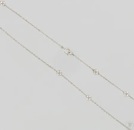 Kaulakoru, pituus 77cm, 813, paino 12,4g Paino: 12,4 g