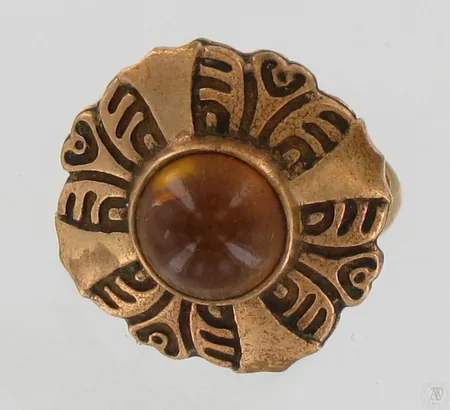Kivisormus Kalevala Koru, koko 18½, pronssia