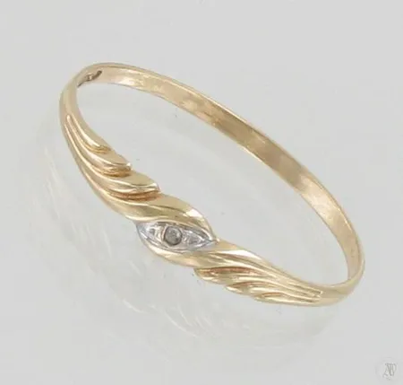 Timanttisormus 1xn.0.005ct, koko 18, 585br, paino 0,6g Paino: 0,6 g