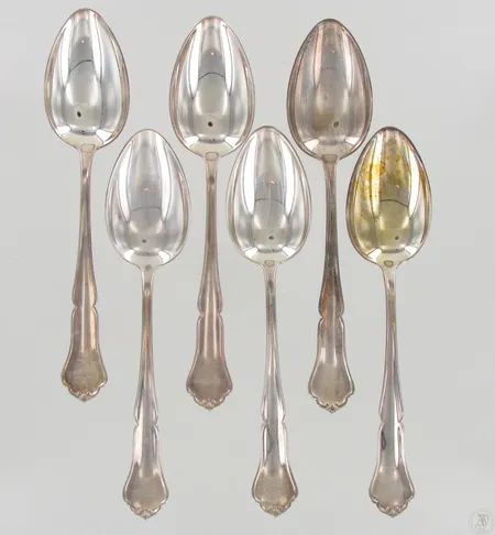 Kuusi jälkiruokalusikkaa, Chippendale, pituus 160mm, 830, paino 208,5g Paino: 208,5 g