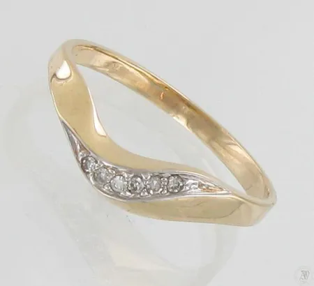 Timanttisormus 6xn.0.005ct, koko 19, 585, paino 2,4g Paino: 2,4 g