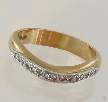 Timanttisormus 15xn.0.005ct, koko 17¾, 750, paino 5,3g Paino: 5,3 g