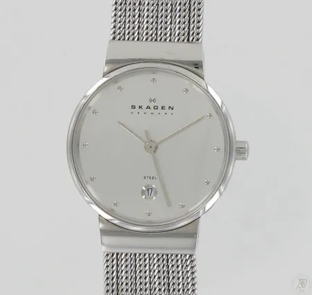 Teräsrannekello Skagen Denmark päivyrillä, quartz, Ø 26mm, ref.355SSS1, paristo loppu