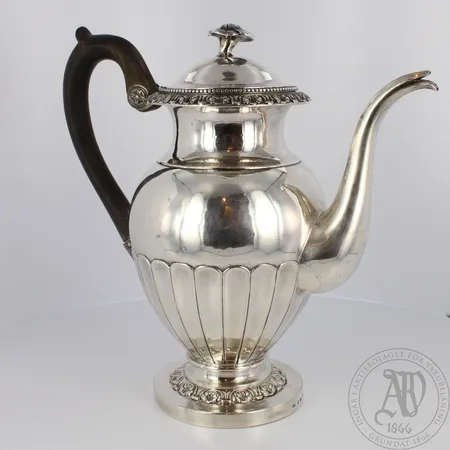 Kahvikannu, Gustvaf Möllenborg Stockholm 1838, korkeus 200mm, 800br, paino 448,0g Paino: 448   g