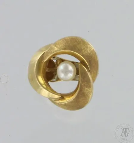 Helmikorvakoru, Ø 19mm, 750br kelta- ja valkokulta, paino 4,2g Paino: 4,2 g