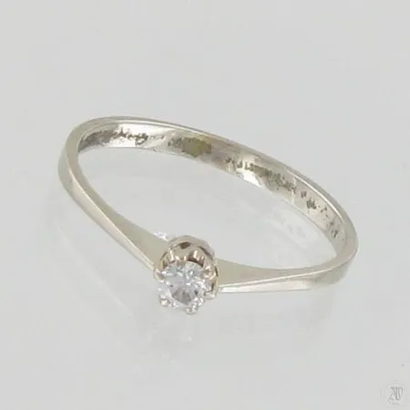 Timanttisormus 1xn.0.12ct, koko 17½, 585 valkokulta, paino 1,3g Paino: 1,3 g