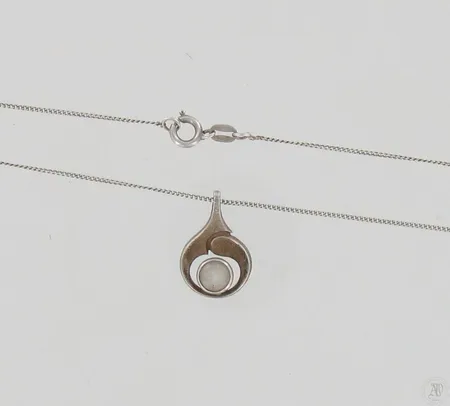 Kaulaketju kiviriipuksella, ketjun pituus 42cm, riipuksen korkeus 22mm, 925br, paino 4,4g Paino: 4,4 g