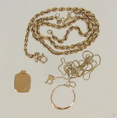 Viallisia koruja, 585, paino 8,3g Paino: 8,3 g