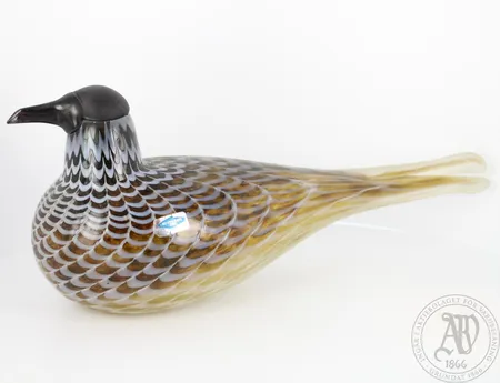 Lasilintu, signeeraus Oiva Toikka Nuutajärvi Notsjö 2555/3000, korkeus 135mm. Nouto ainoastaan myymälästä.