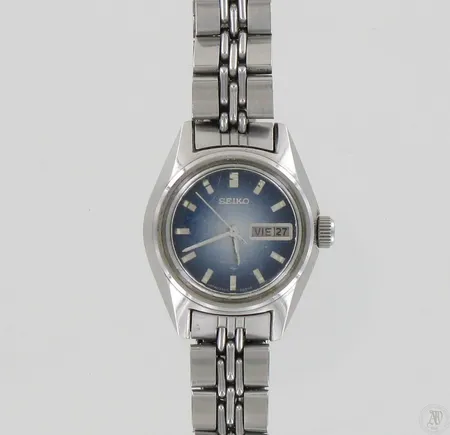 Teräsrannekello Seiko Automatic, 17 Jewels Hi-Beat, käytön jälkiä, taulun Ø25mm, hihnan pituus 175mm, ranneke löystynyt