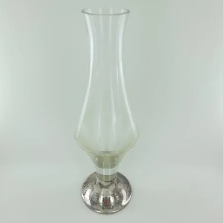 Kristallimaljakko hopeajalustalla, kaiverrettu, korkeus 240mm, 813br, paino 328,2g Paino: 328,2 g