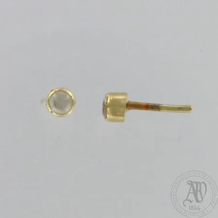 Kivikorvakorut, Ø 4mm, taustat puuttuvat, 585br paino 0,5g Paino: 0,5 g