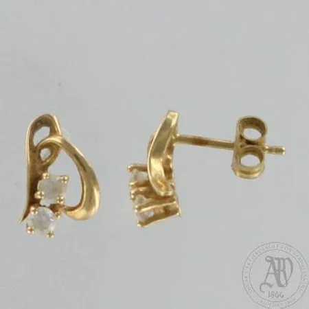 Kivikorvakorut, korkeus 10mm, 585br, paino 1,3g Paino: 1,3 g