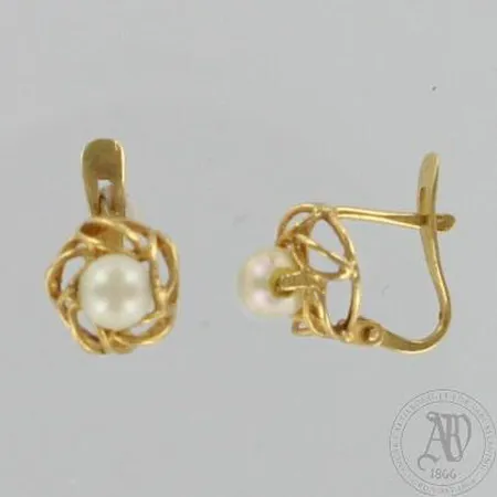 Helmikorvakorut, korkeus 8mm, 750br, paino 1,4g Paino: 1,4 g