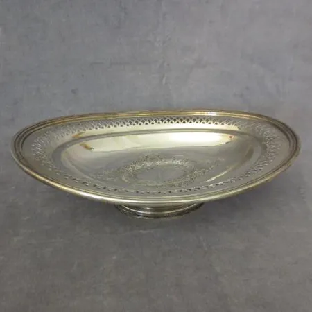 Hedelmäkulho, leveys 32cm, metallia