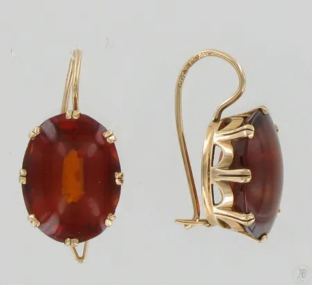 Kivikorvakorut, korkeus 24mm, 585br, paino 7,2g Paino: 7,2 g